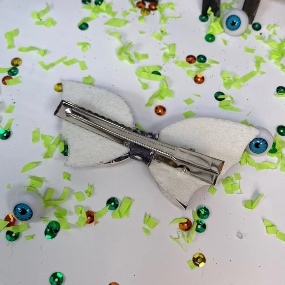 Handmade Halloween Skeletons and Roses Bow Tie Bat Wing Hair Clip - Picture 2 of 2